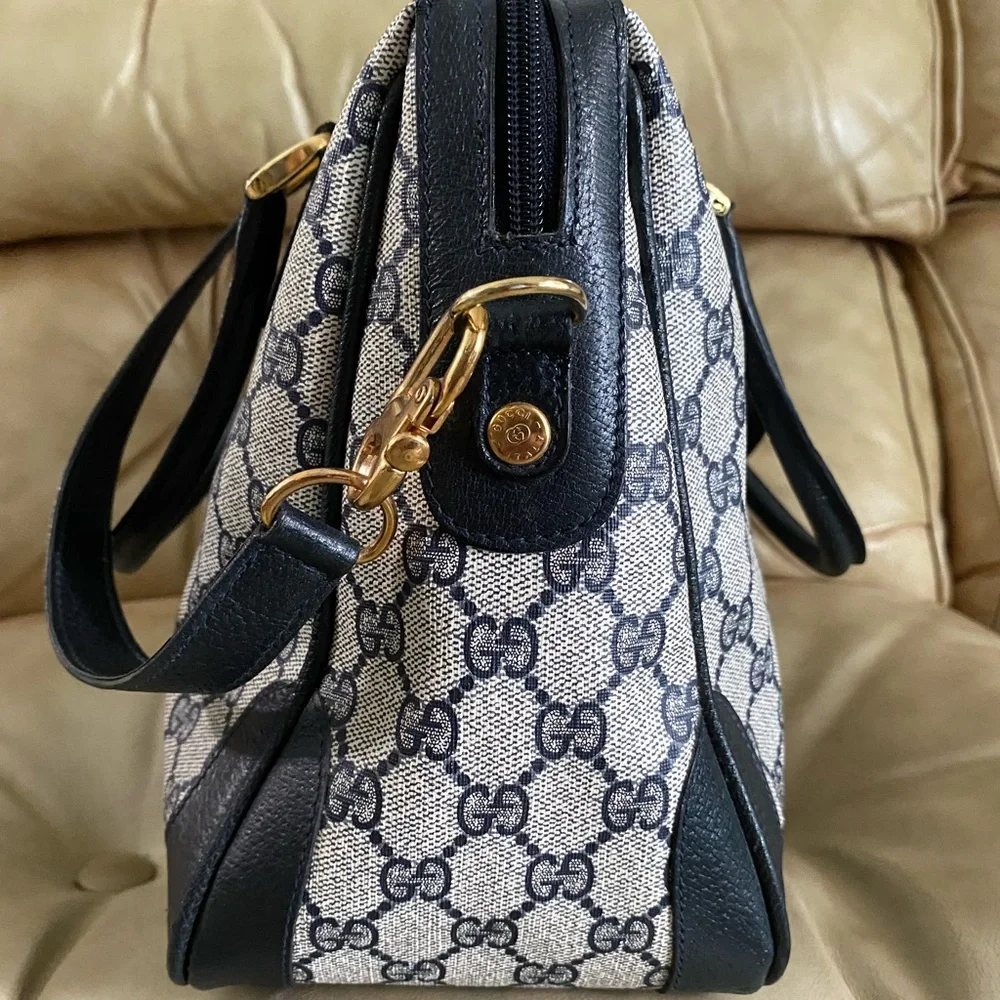 Stunning Vintage Gucci Unisex Messenger Bag Satchel GG Stripe Sherry